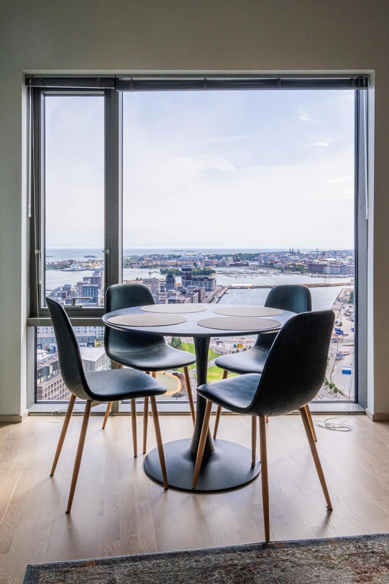 Huoneisto 26th Floor High Point 1 Bdr With View Helsinki